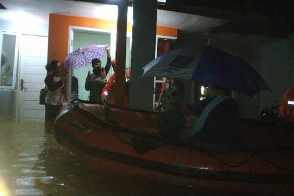Ulang Tahun Balikpapan Diwarnai Banjir, Tiga Balita Dievakuasi