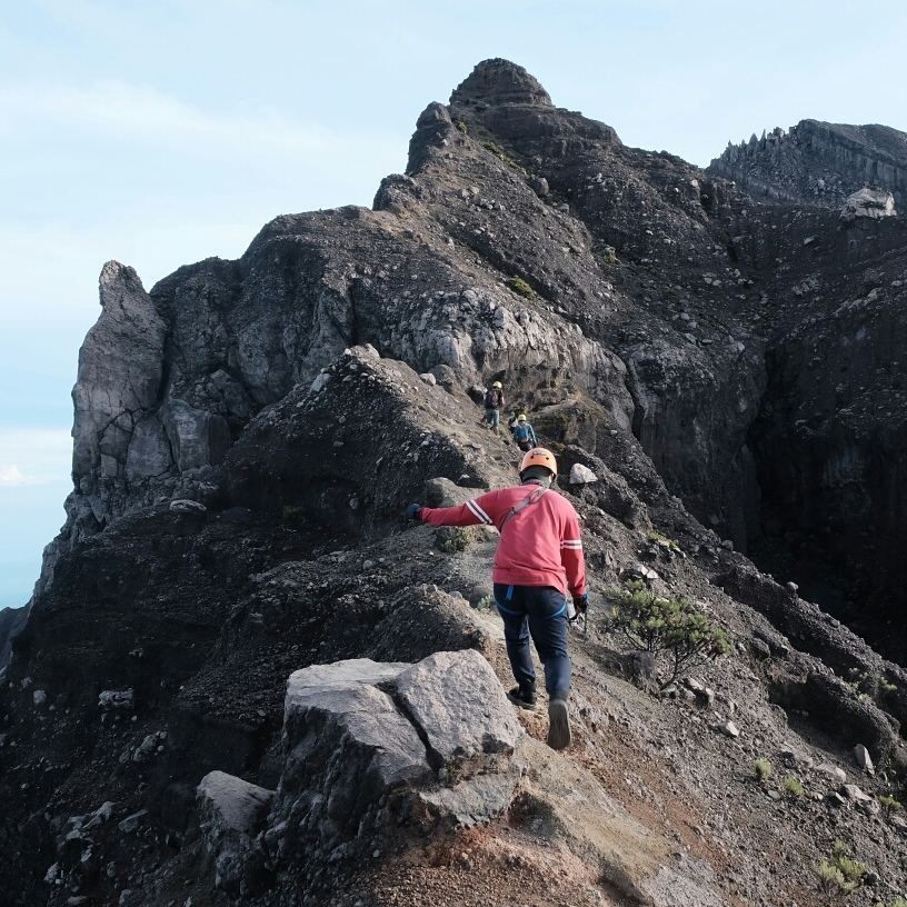 Vulkanolog ITB: Waspadai Kemungkinan Letusan Besar Gunung Raung