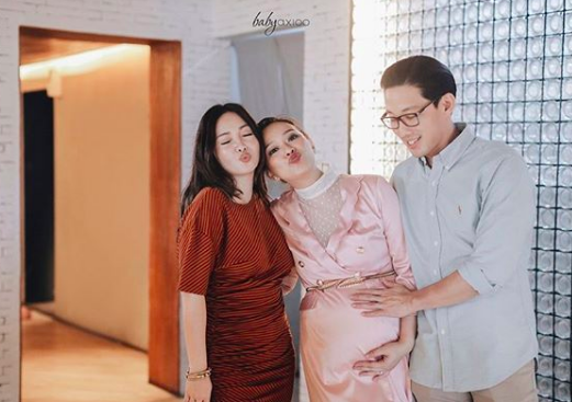 Kejutan dari Suami, 10 Momen Manis Baby Shower Yuanita Christiani