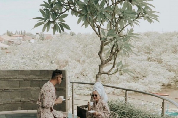 Makin Mesra, Pacaran Lagi Setelah Menikah ala Siti Badriah dan Suami