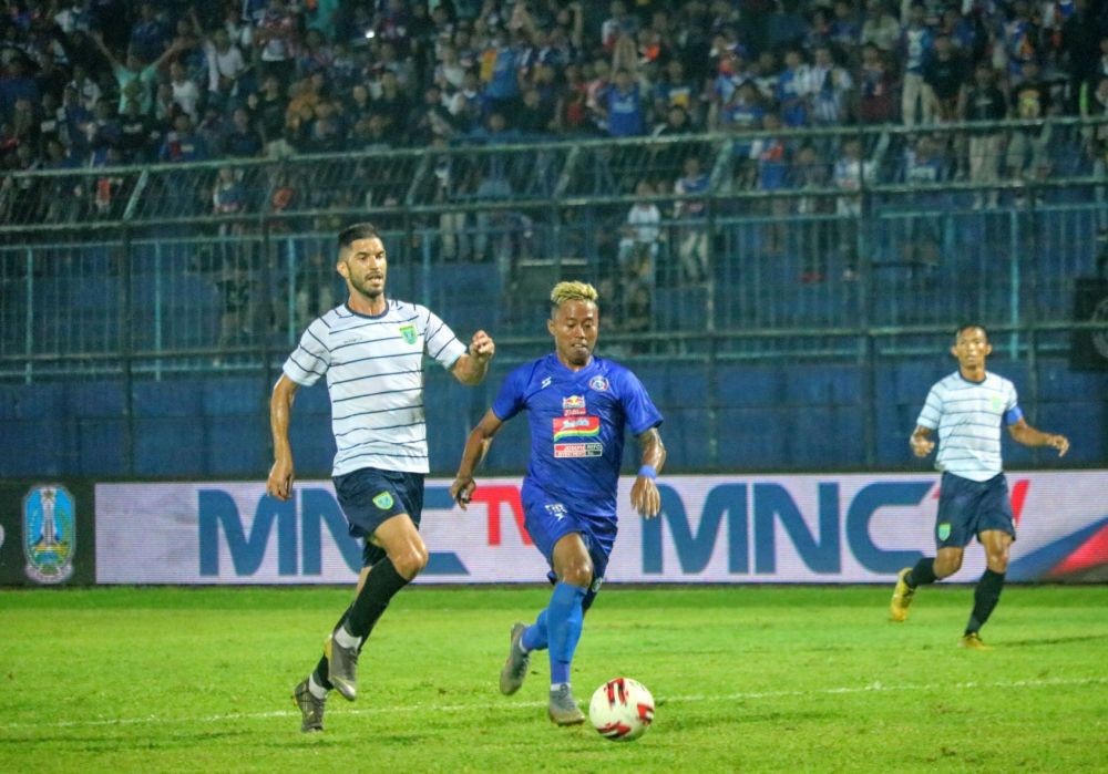 Arema FC Bakal Coba Dua Fullback Seleksi Saat Lawan Barito Putera