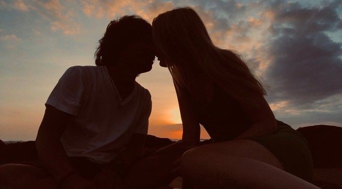 Nempel Kaya Perangko, 10 Foto Terkini Polly & Nur Muntilan yang Viral