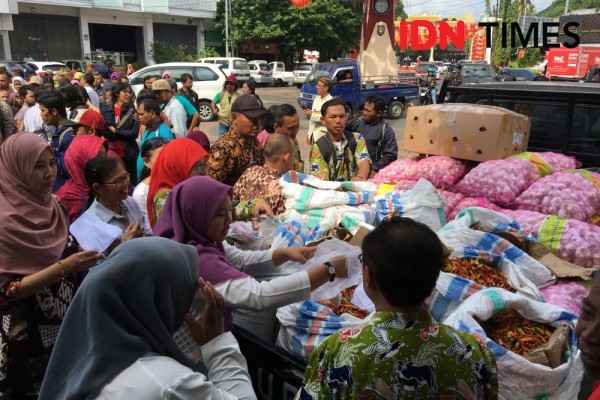 Mentan Gelar Operasi Pasar di Solo, Tekan Lonjakan Harga Bawang Putih