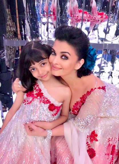 Menggemaskan, 10 Pesona Aaradhya Bachchan Cucu Amitabh Bachchan