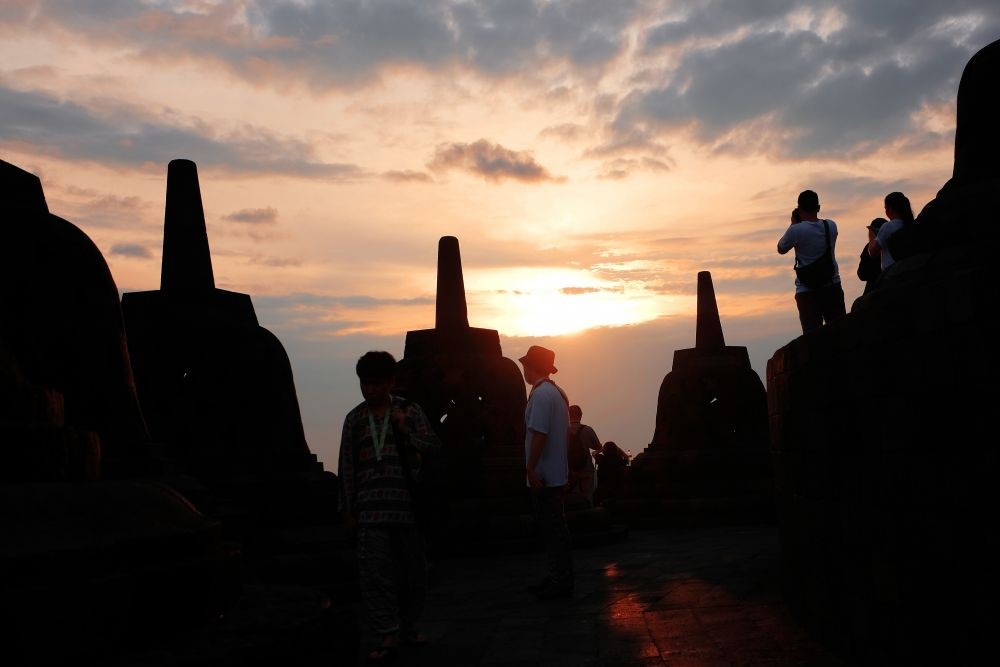 Tiket Masuk Candi Borobudur Batal Naik, Wisatawan Dibatasi 1.200 Orang