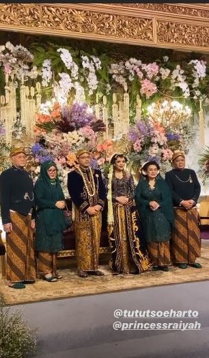 10 Potret Royal Wedding Danny Rukmana dan Raiyah, Kental Nuansa Adat 