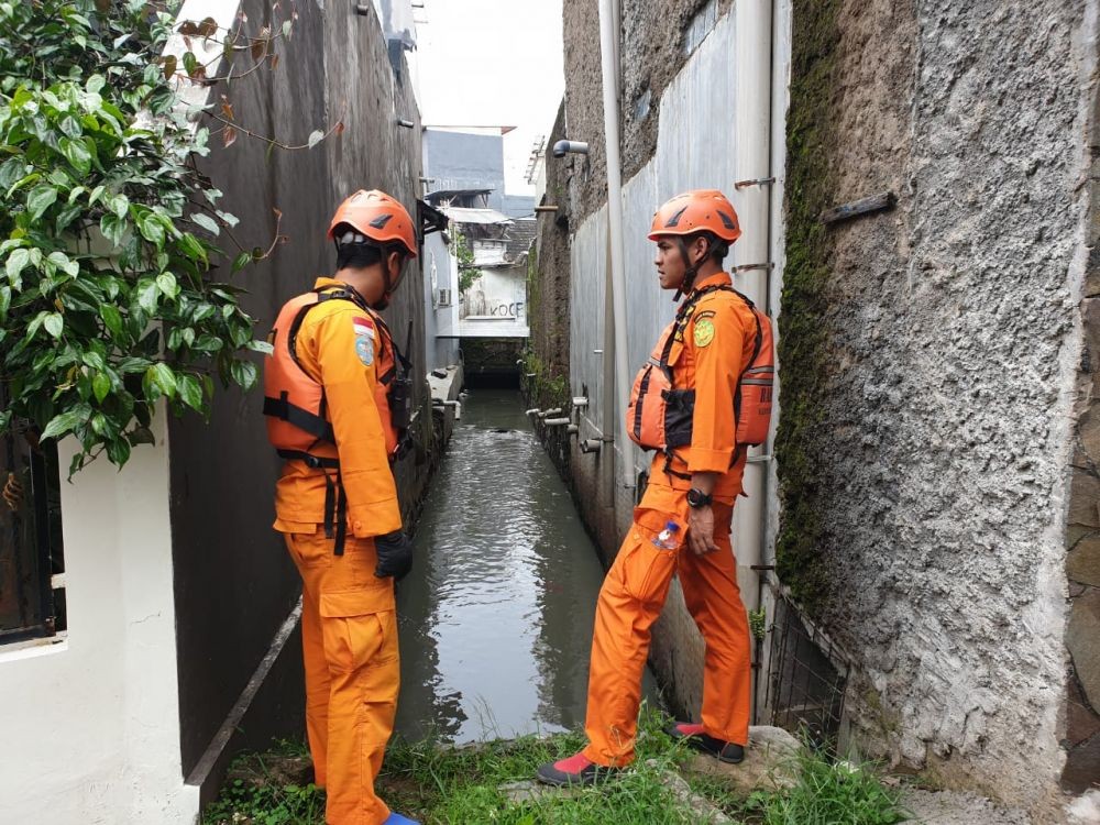 Dua Anak yang Tenggelam di Parit Babakan Ciparay Belum Ditemukan