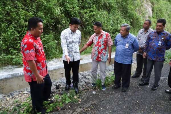 Emil Temukan Jalan Ambles di Jalur Ponorogo-Pacitan