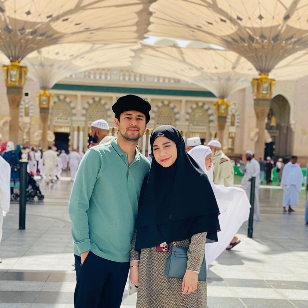 10 Potret Raffi Ahmad dan Nagita Slavina Saat Menjalankan Ibadah Umrah