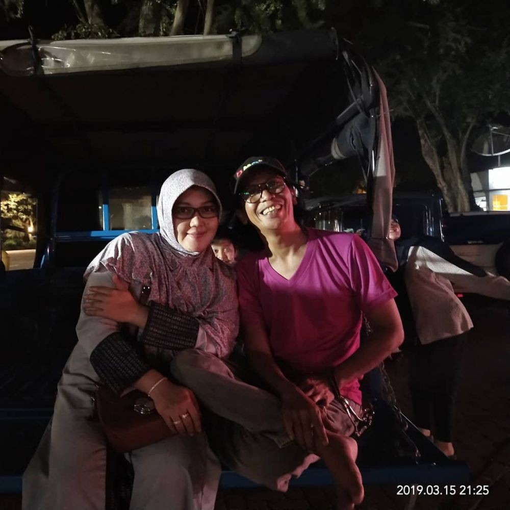 Sweet Banget, 10 Potret Mesra Mandra dan Istri yang Jarang Terekspos