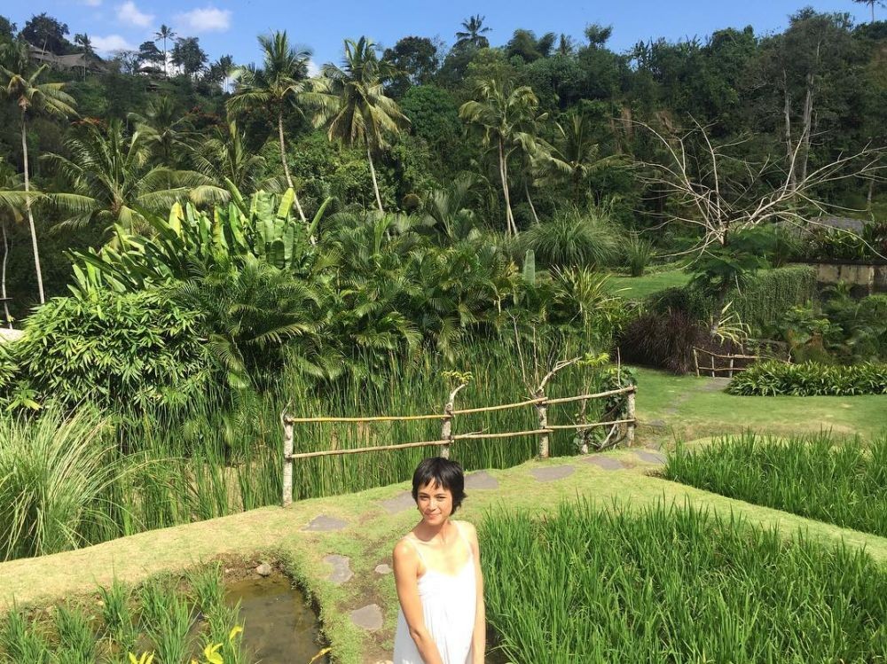 Jarang Tampil, Tengok 10 Foto Mariana Renata yang Makin Memesona