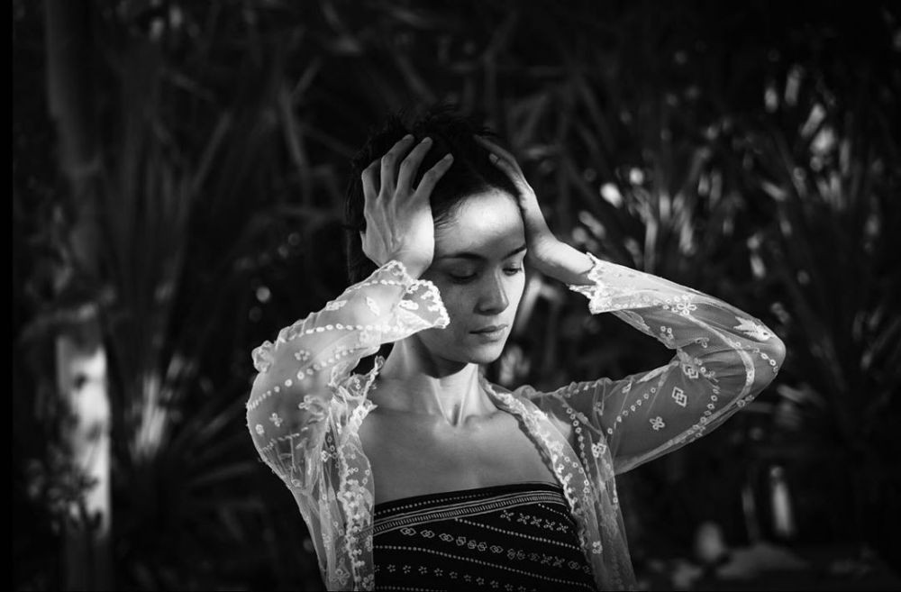 Jarang Tampil, Tengok 10 Foto Mariana Renata yang Makin Memesona