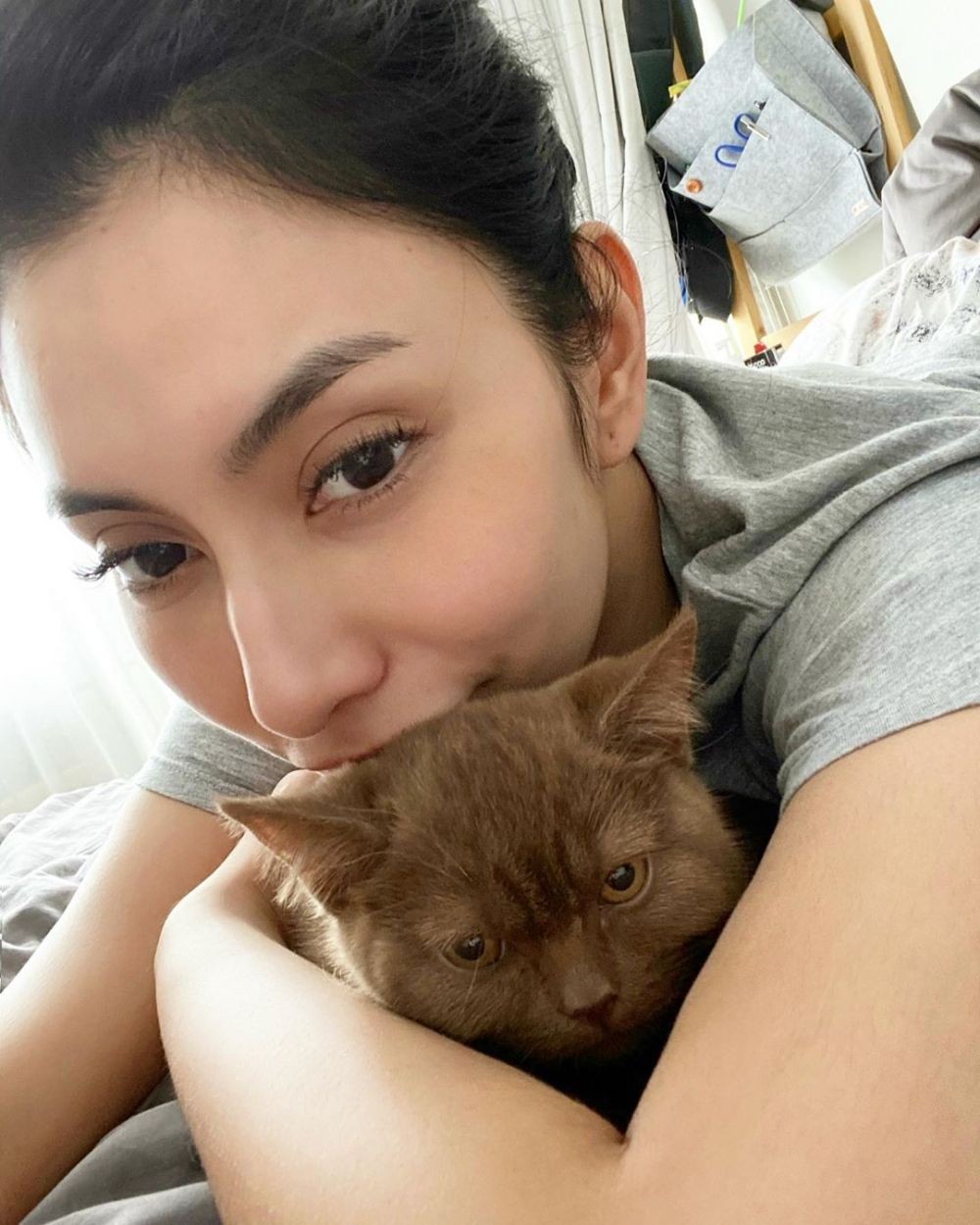 Sayang Binatang, 10 Artis Ini Pelihara Kucing Bak Keluarga Sendiri