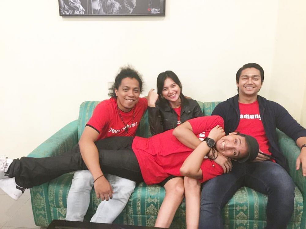 10 Momen Romantis Cinta Indah Permatasari dan Arie Kriting