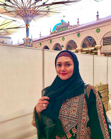 Bikin Kangen! 10 Artis Hengkang dari Dunia Hiburan Setelah Nikah