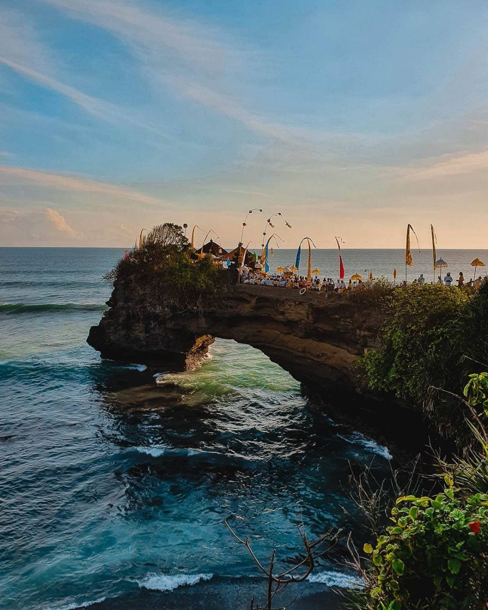 10 Aktivitas Menarik yang Bisa Dilakukan di Tanah Lot Bali, Seru Abis!