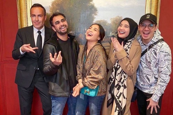 Ketemu di Paris, 10 Momen Hangat Persahabatan Keluarga Raffi & Irwan