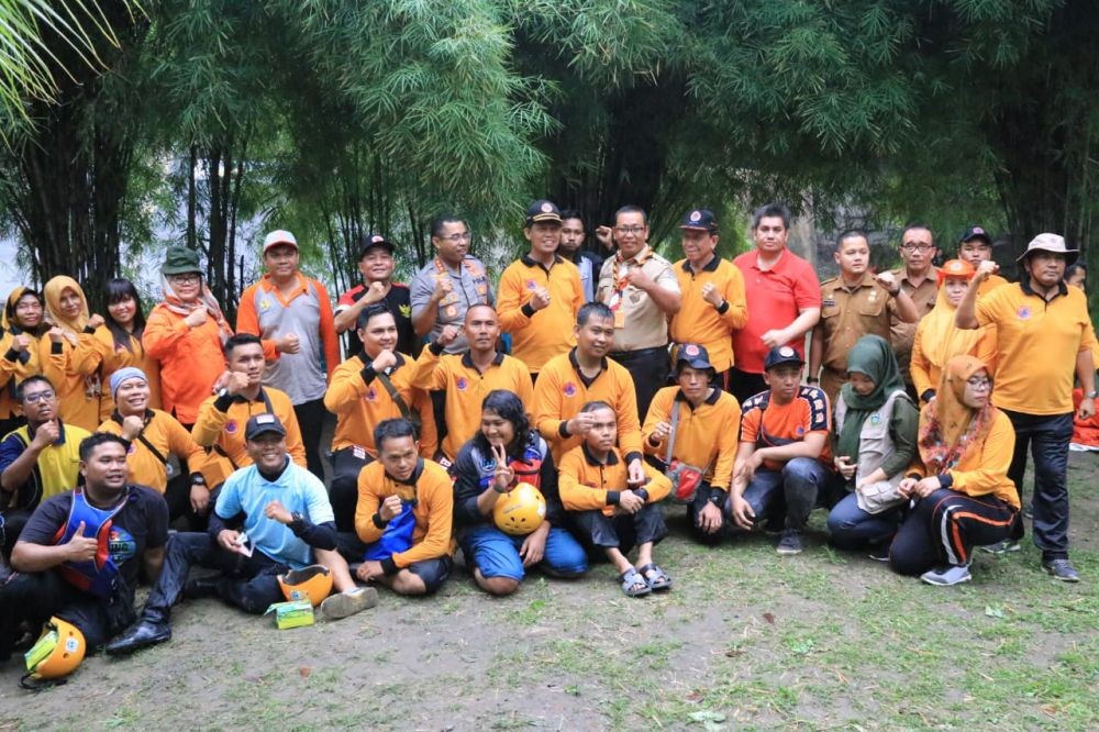 Pemko Medan dan Kapolrestabes  Bersih-bersih Sungai Deli Naik Perahu