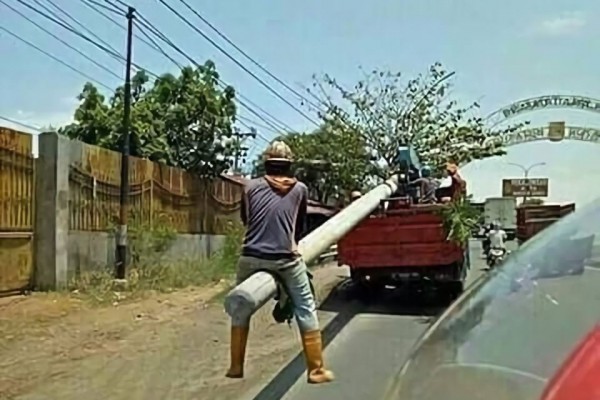 10 Kelakuan Orang Kelewat Santai yang Bikin Tepuk Jidat