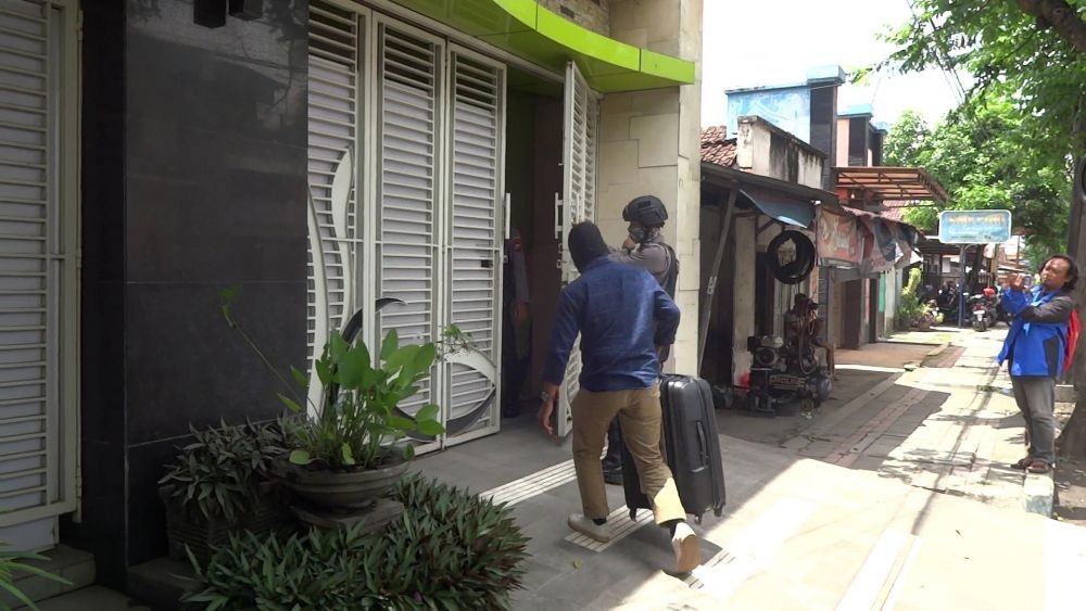 Geledah Rumah Kontraktor di Tulungagung, KPK Segel Flashdisk