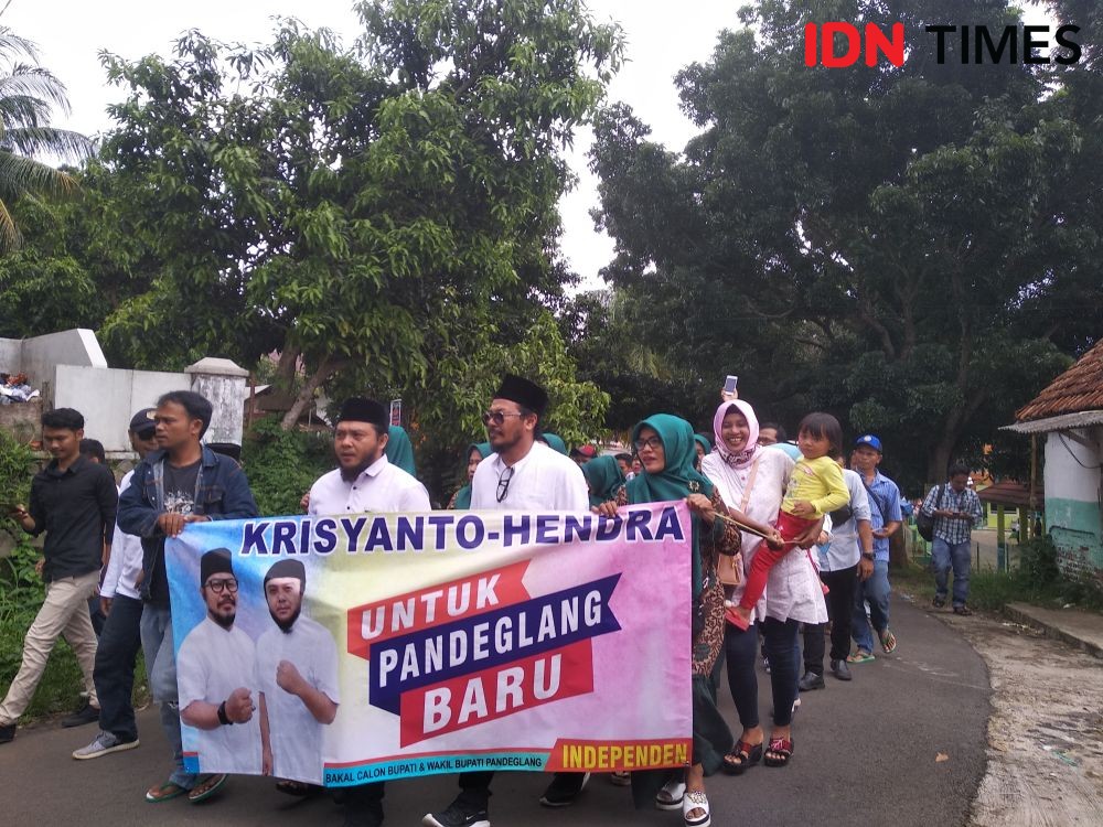 Pilkada Pandeglang, Vokalis Jamrud Serahkan Syarat Dukungan ke KPU 