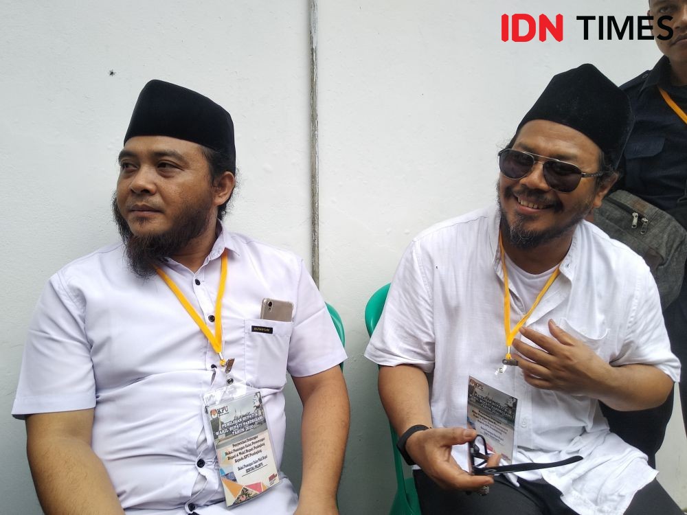 Pilkada Pandeglang, Vokalis Jamrud Serahkan Syarat Dukungan ke KPU 