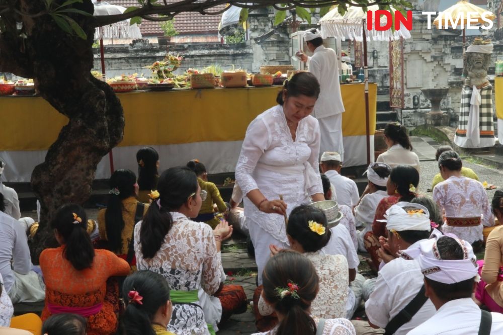 [FOTO] Momen Perayaan Galungan di Bali, Doakan Musibah Virus Corona