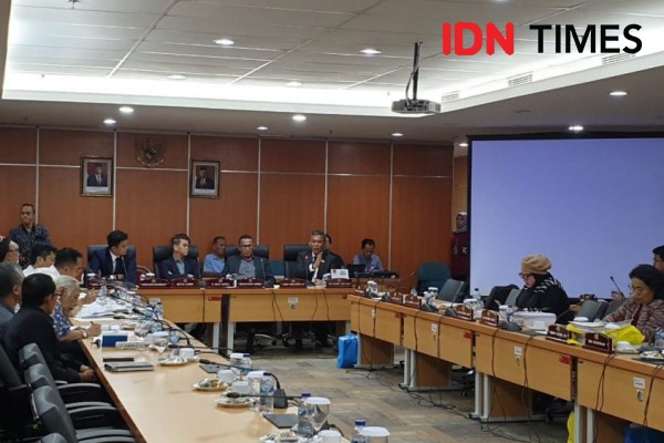Semprot Anak Buah Anies, Ketua DPRD DKI Gebrak Meja: Lu Mau Nantang?