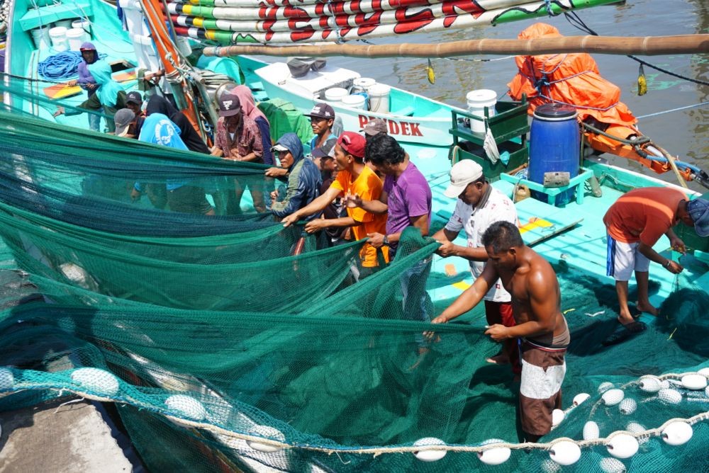Dikunjungi KKP, Nelayan Banyuwangi Keluhkan Benur hingga Tambang