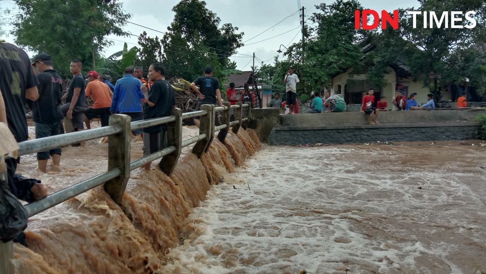 Tanggul Sungai Piji Jebol, Ratusan Rumah Warga Kudus Terendam Banjir
