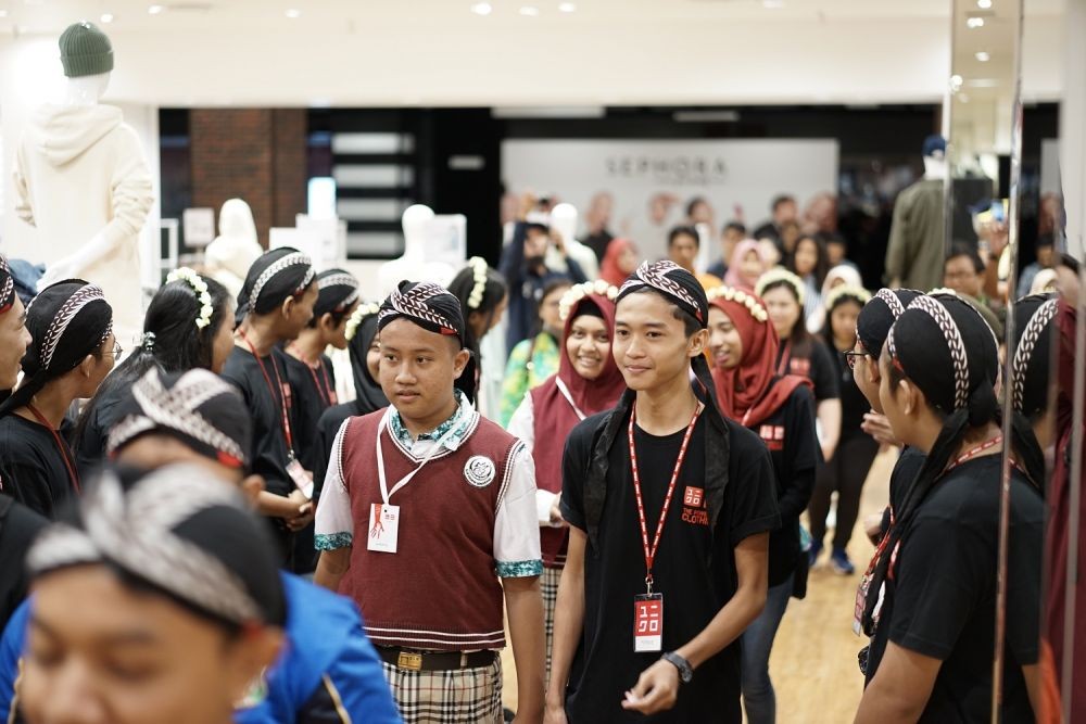 UNIQLO DP Mall Semarang Ajak 20 Atlet SOIna Belanja Gratis