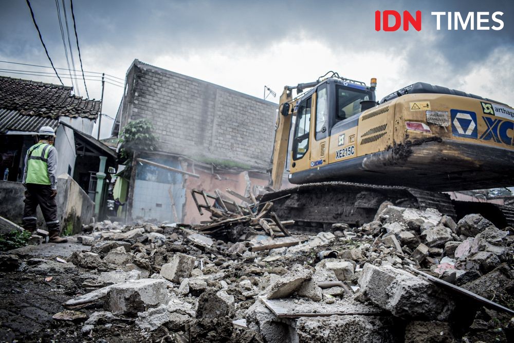 [FOTO] Melihat Eksekusi Lahan untuk Proyek Kereta Cepat di Padalarang