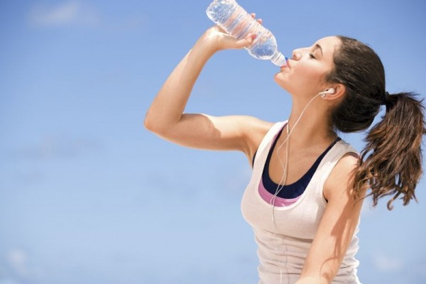 8 Alasan Paling Penting Kenapa Kamu Harus Banyak Minum Air Putih