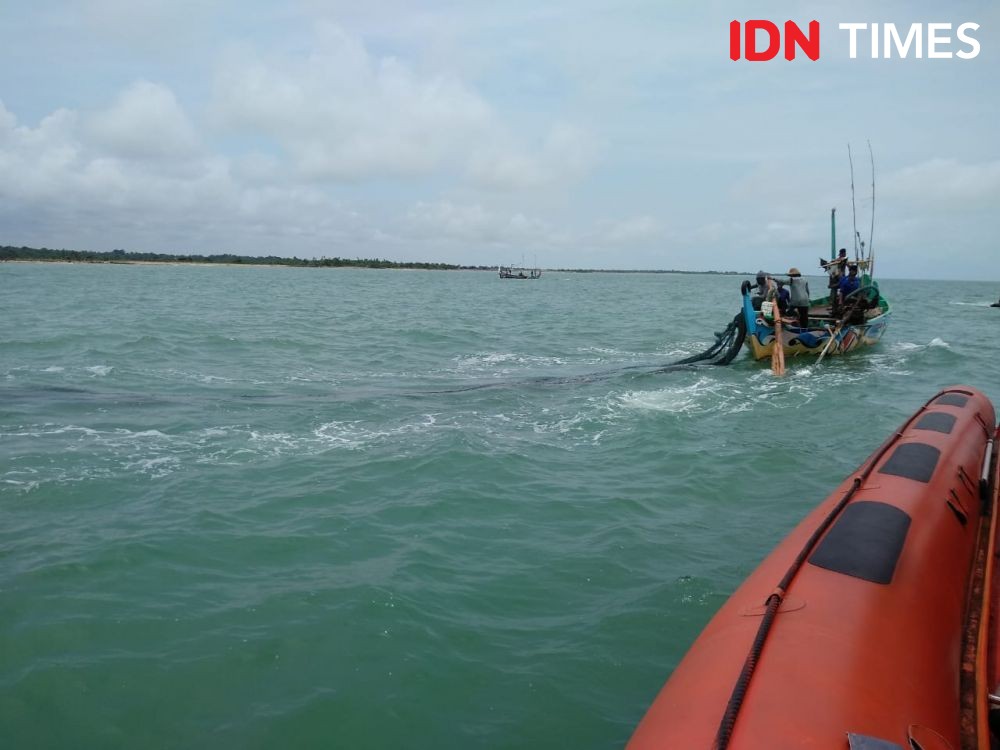 Terjatuh ke Laut, Nelayan Asal Indramayu Hilang di Tanjung Lesung 