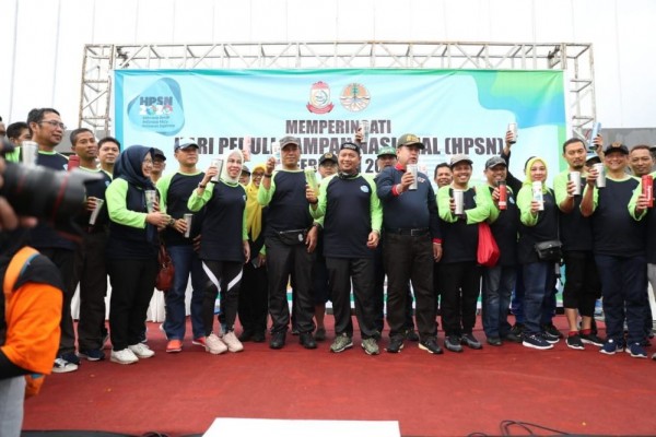 Pemkot Makassar Ajak Masyarakat Ganti Botol Plastik dengan Tumbler