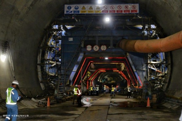 Belum Beroperasi, Kereta Cepat JKT-BDG Sudah Setor Rp5,83 T ke Negara