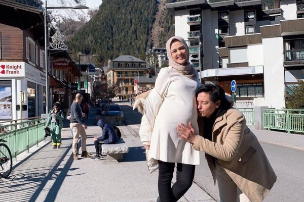 Romantis Abis, 10 Potret Babymoon Cut Meyriska dan Roger Danuarta