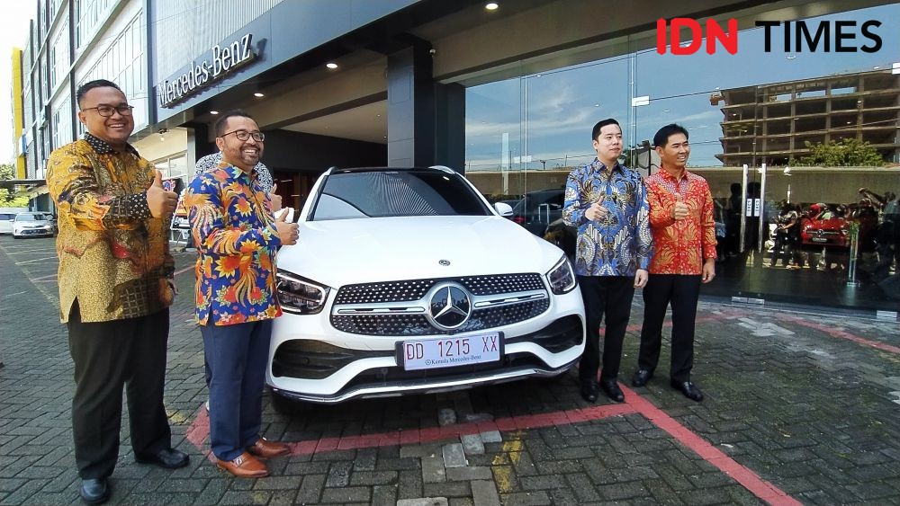 Perluas Jaringan, Mercedes Benz Resmikan Diler Baru di Makassar