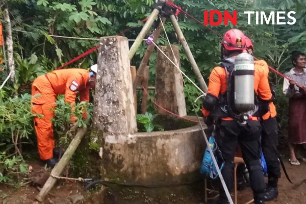 Jatuh ke Sumur Sedalam 14 Meter, Mbah Mustamit Ditemukan Selamat