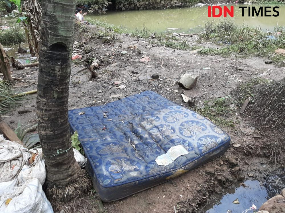 66 Tahun Hidup di Jakarta, Nenek Ini Baru Rasakan Banjir Sekarang