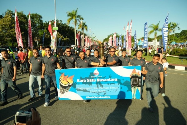 Bawa Misi Kebhinekaan, Obor Bara Satu Bahasa Tiba di Balikpapan