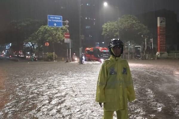 Jakarta Banjir, Ini Daftar Lokasi Yang Tidak Bisa Dilalui Kendaraan