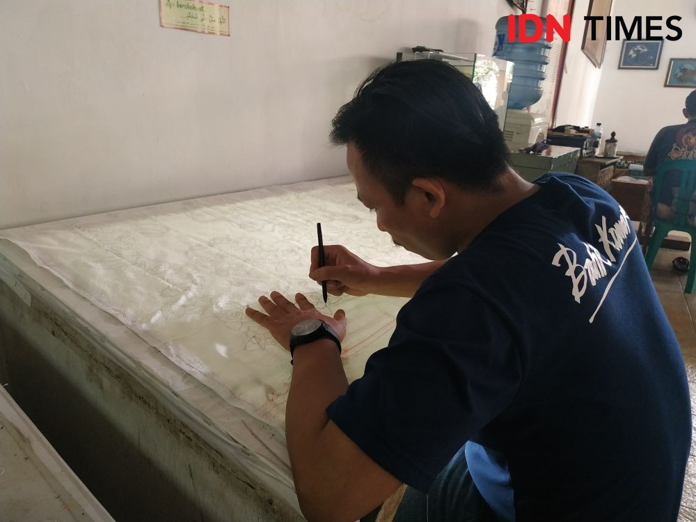 Kunjungi Rumah Batik Komar, YBI Bawa Kampanye Batik Beneran 