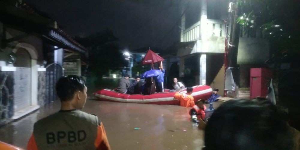Banjir! PLN Banten Padamkan Puluhan Gardu Listrik