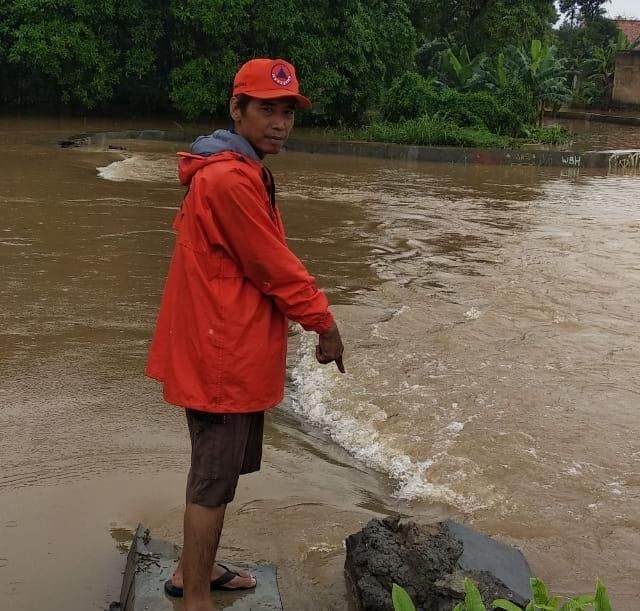 Tanggul Jebol, Penyebab Banjir Di Pondok Aren Tangsel