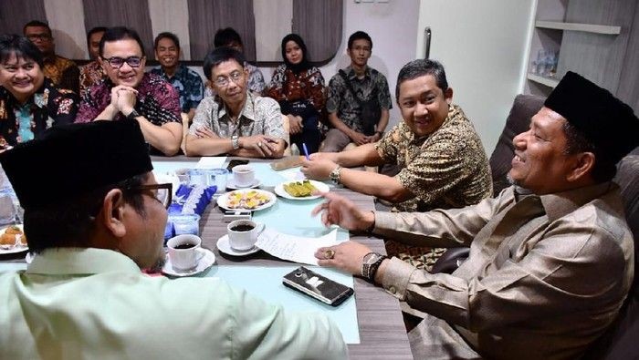 Pengajuan Wawali Bandung Terhambat Komunikasi Politik Partai