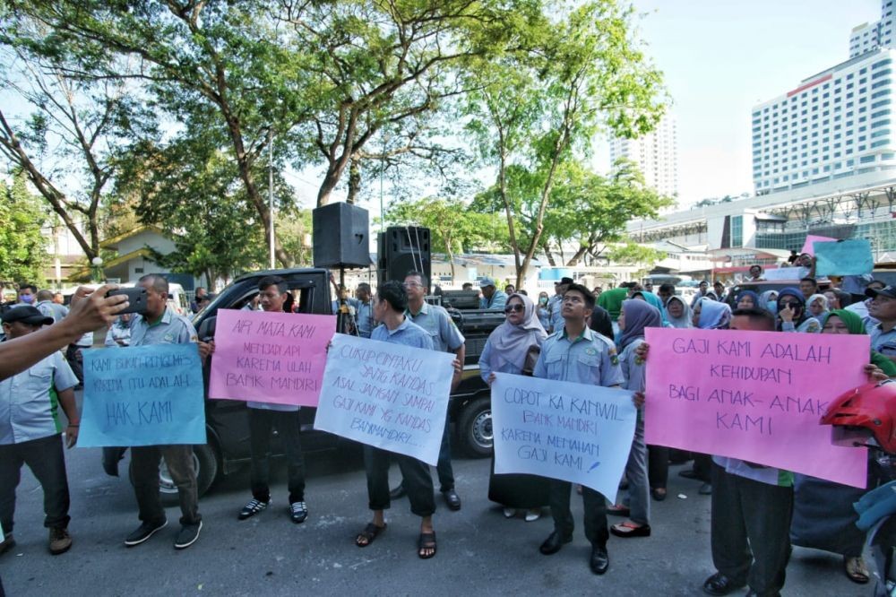 Demo Bank Mandiri, Ini 4 Tuntutan Pegawai PD Pasar Medan