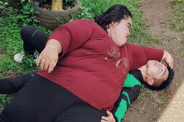 10 Potret Kocak Nicky Tirta, dari Iseng sampai Kena Tindih Tubuh Orang