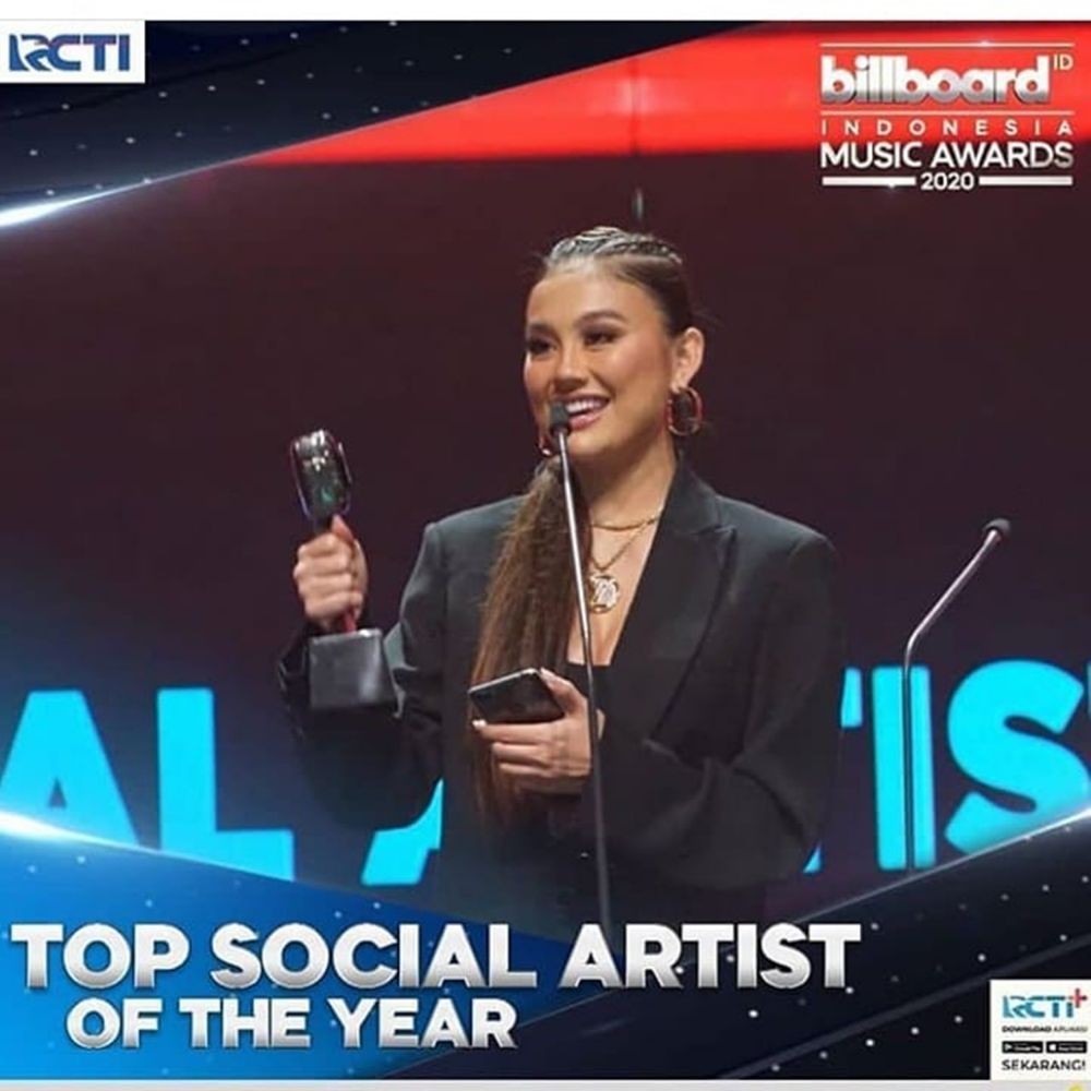 10 Aksi Agnez Mo di Billboard Indonesia Music Awards 2020, Mantul Abis