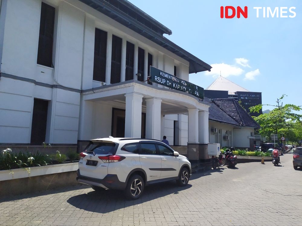 Miris! IGD RS Kariadi Semarang Membludak, Pasien Dirawat di Tenda